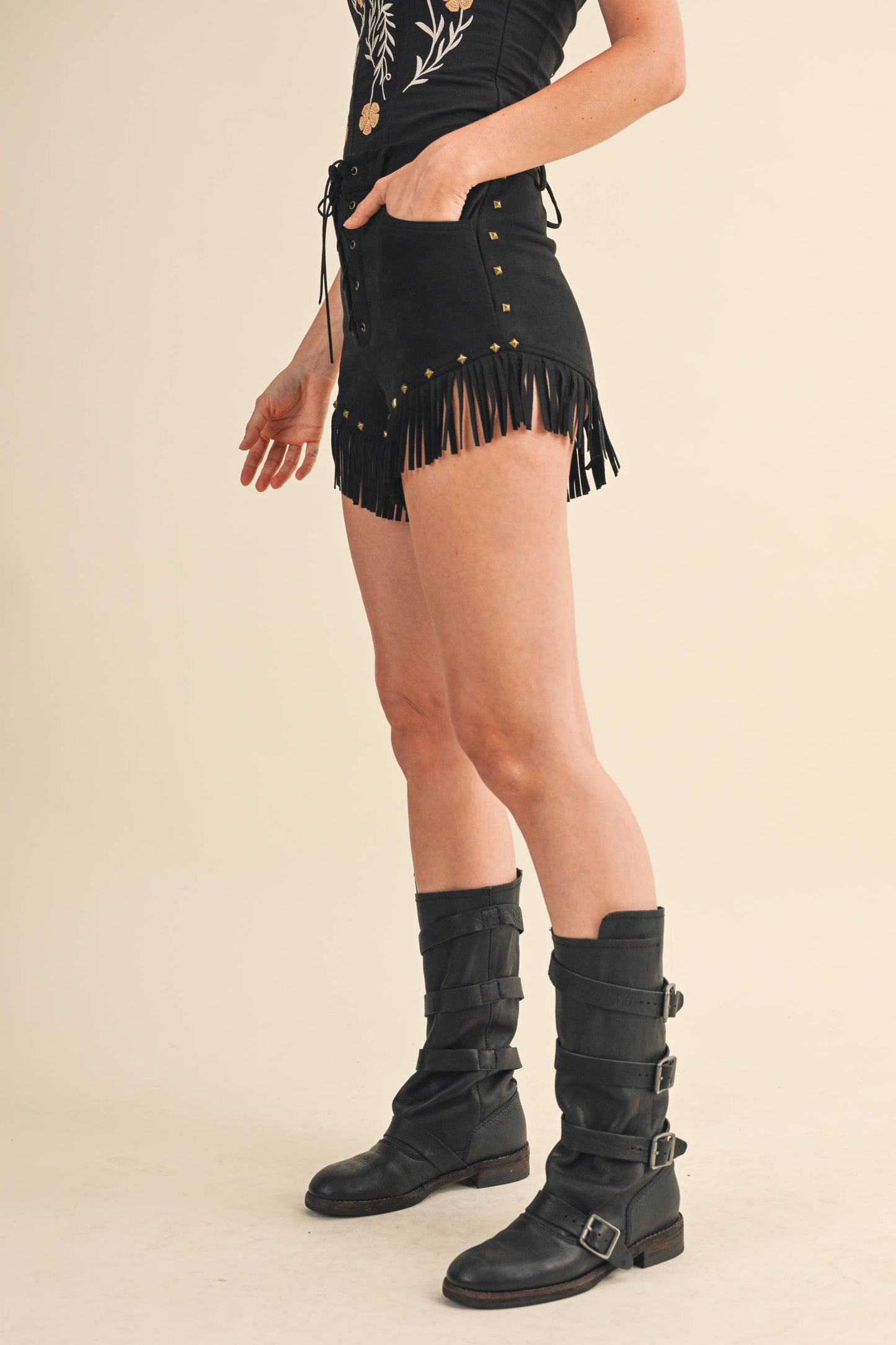 IP1442 SUEDE FRINGE STUD FRONT LACE UP SHORTS