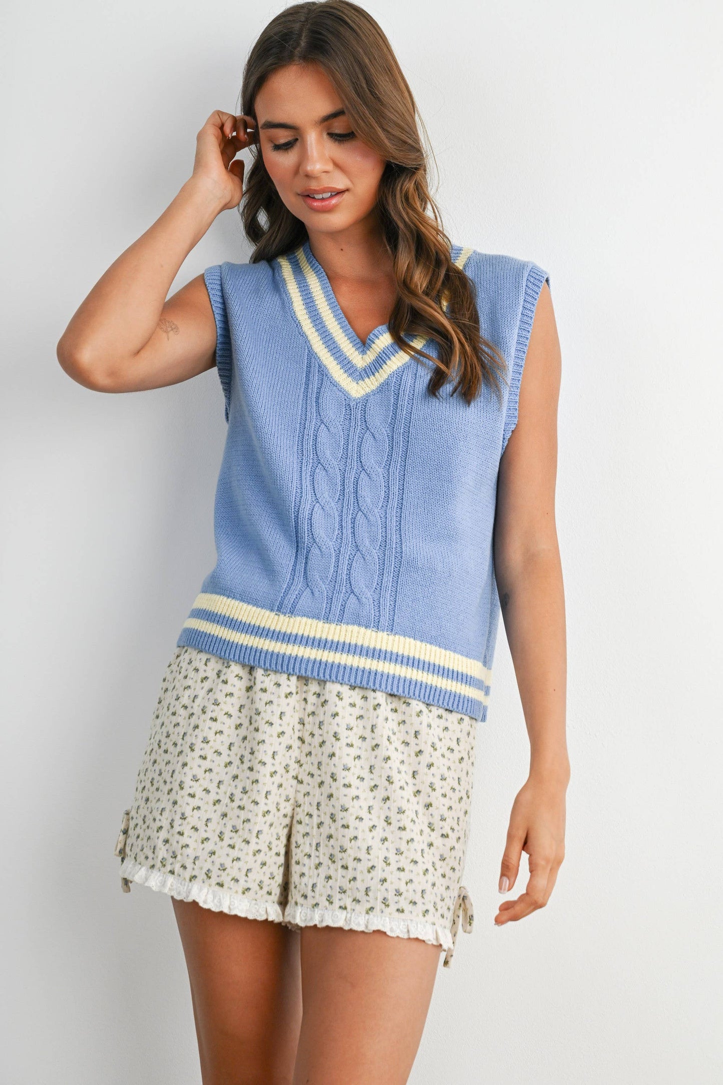 V-Neck Cable Knit Sweater Vest-BMW8447