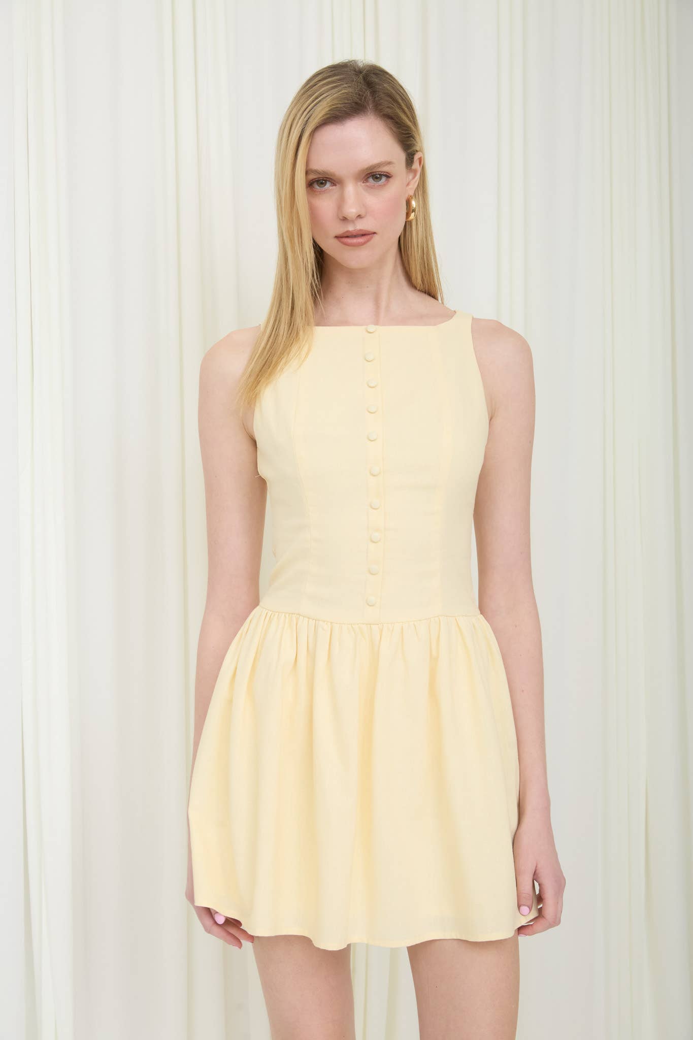Butter yellow Boat Neck Sleeveless Button Down Linen Mini Dress