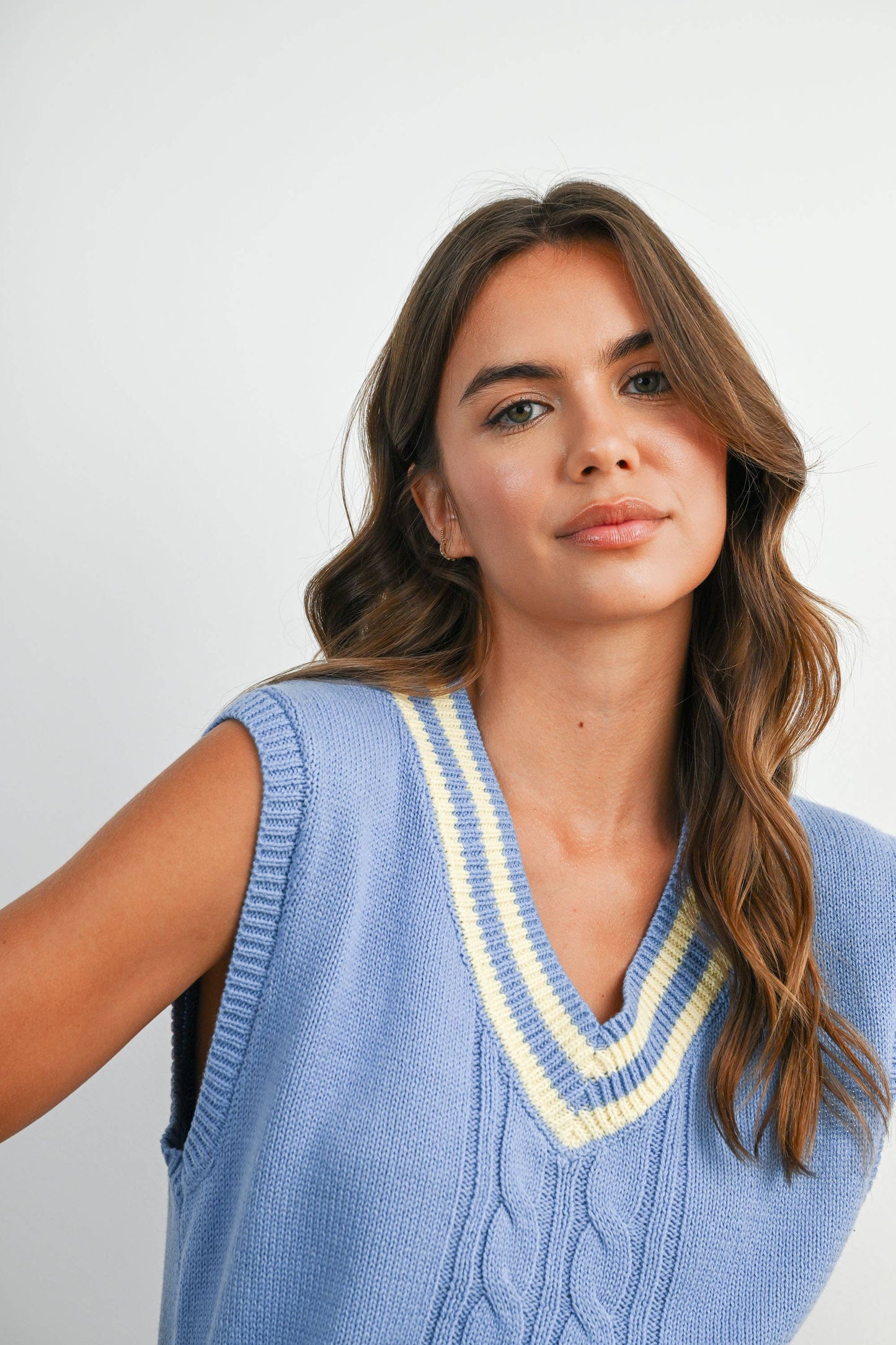V-Neck Cable Knit Sweater Vest-BMW8447