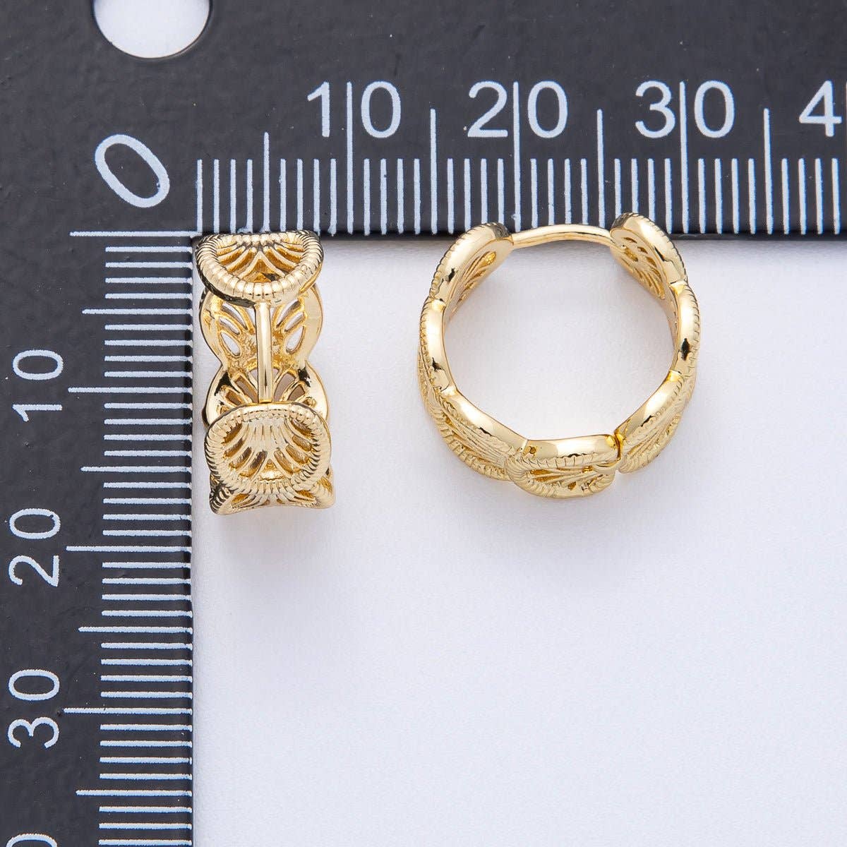 18K Gold Filled 15mm Geometric Filigree Huggie Hoop Earrings