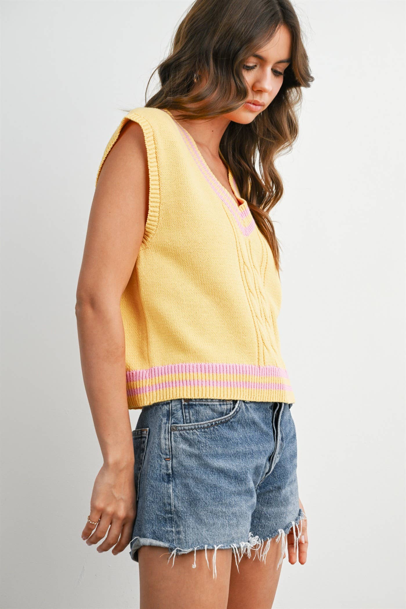 V-Neck Cable Knit Sweater Vest-BMW8447
