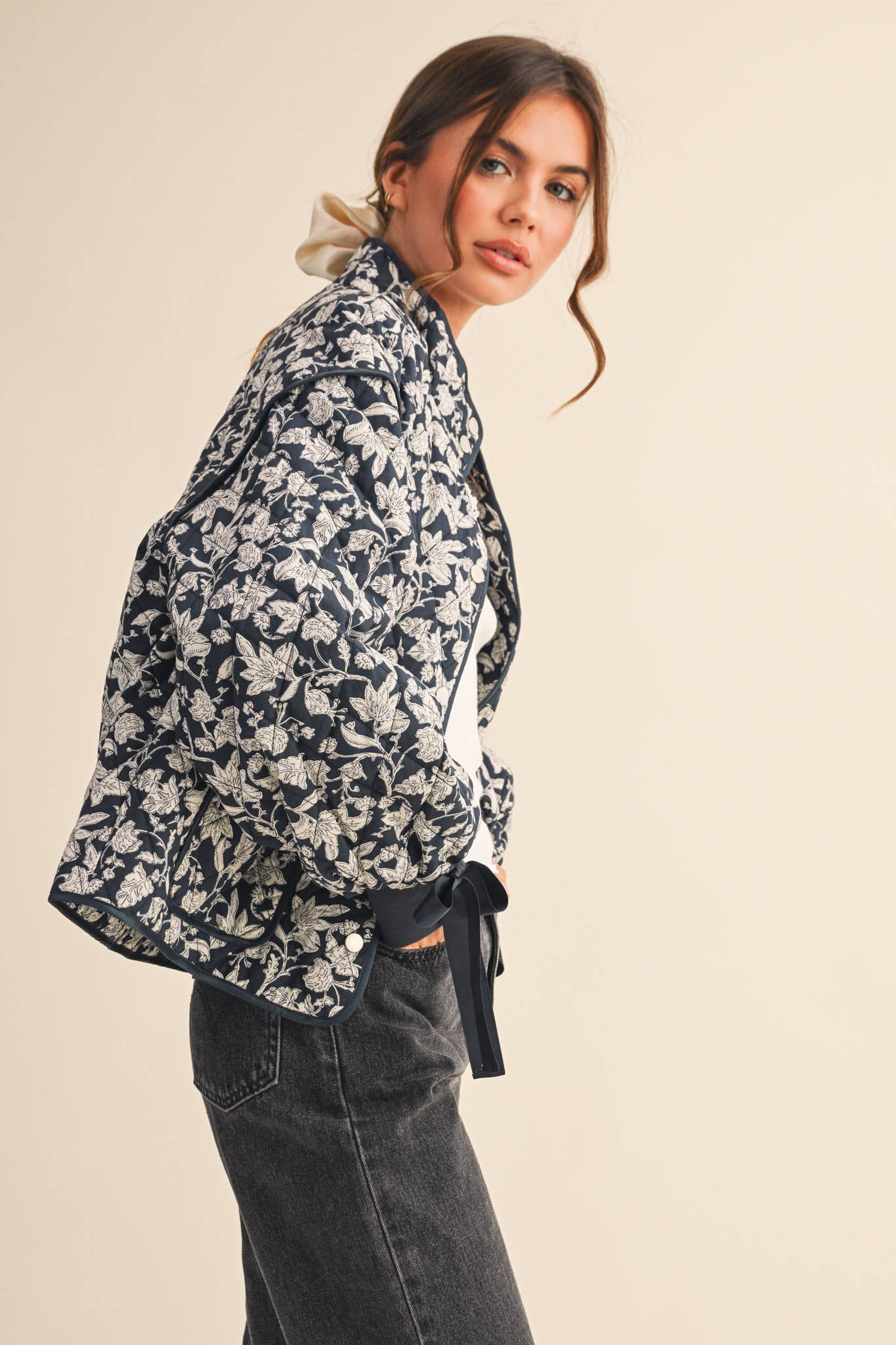 FLORAL QUILTED JACKET WITH RIBBON DETAIL MJK3622