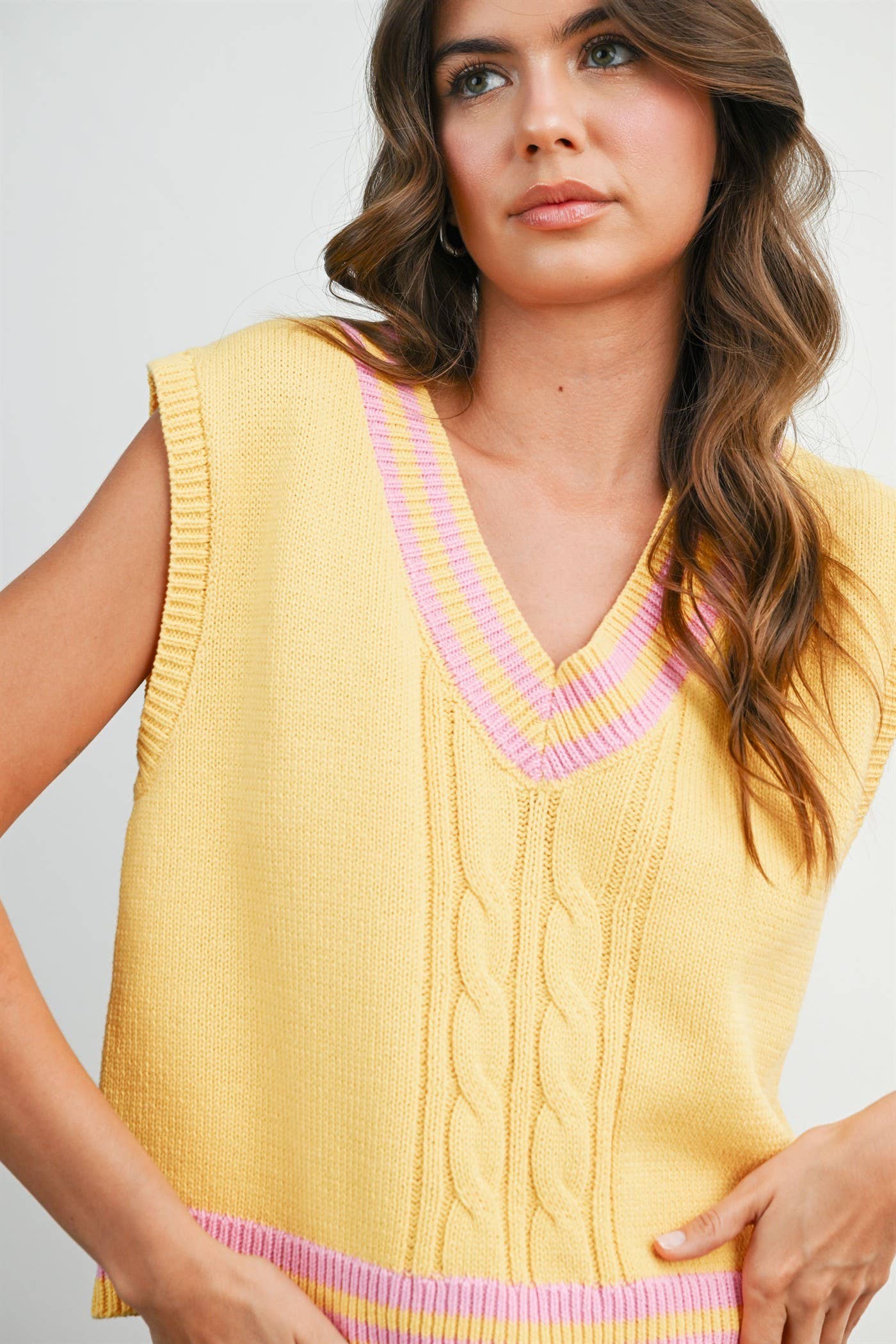 V-Neck Cable Knit Sweater Vest-BMW8447