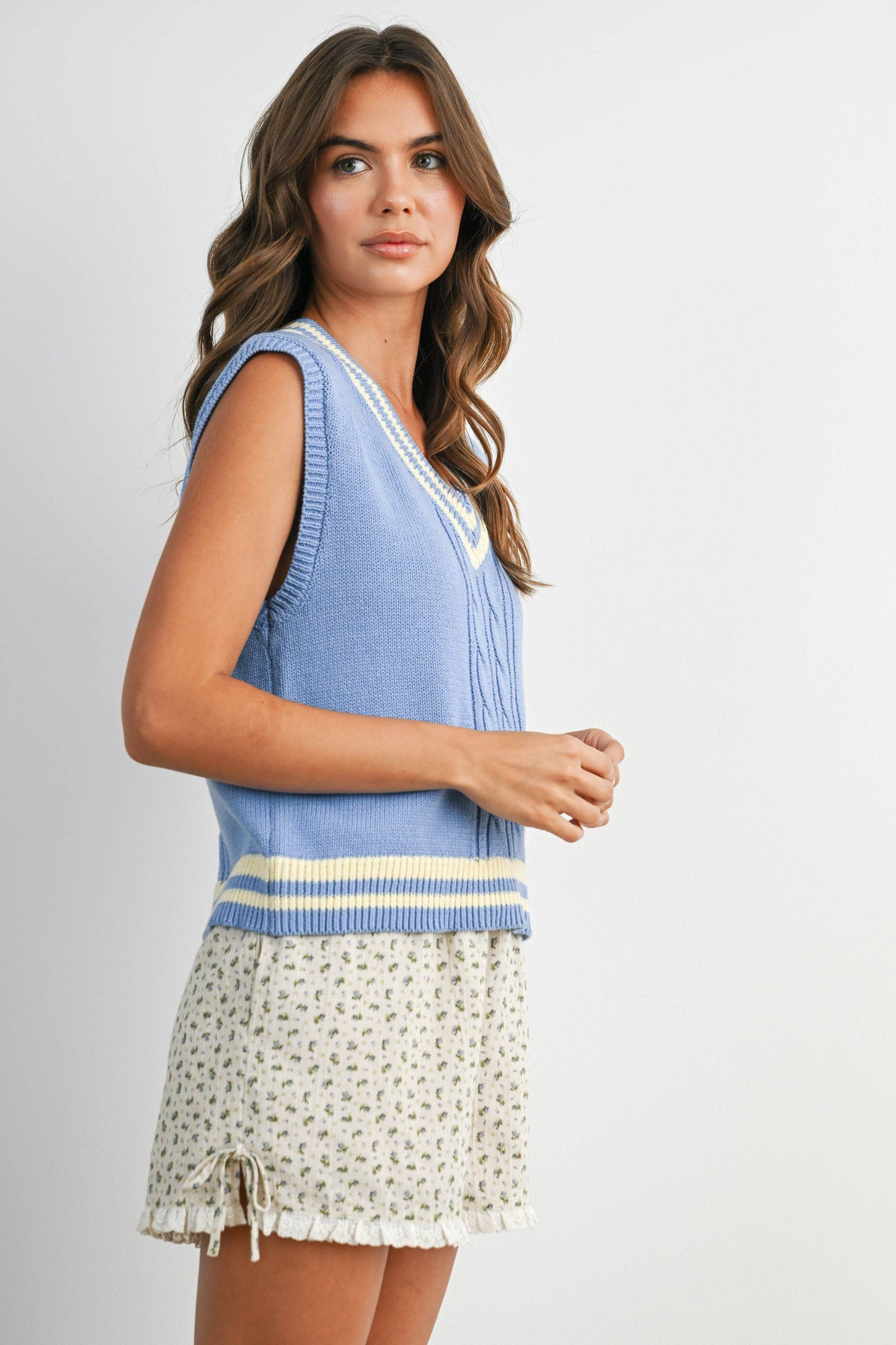 V-Neck Cable Knit Sweater Vest-BMW8447