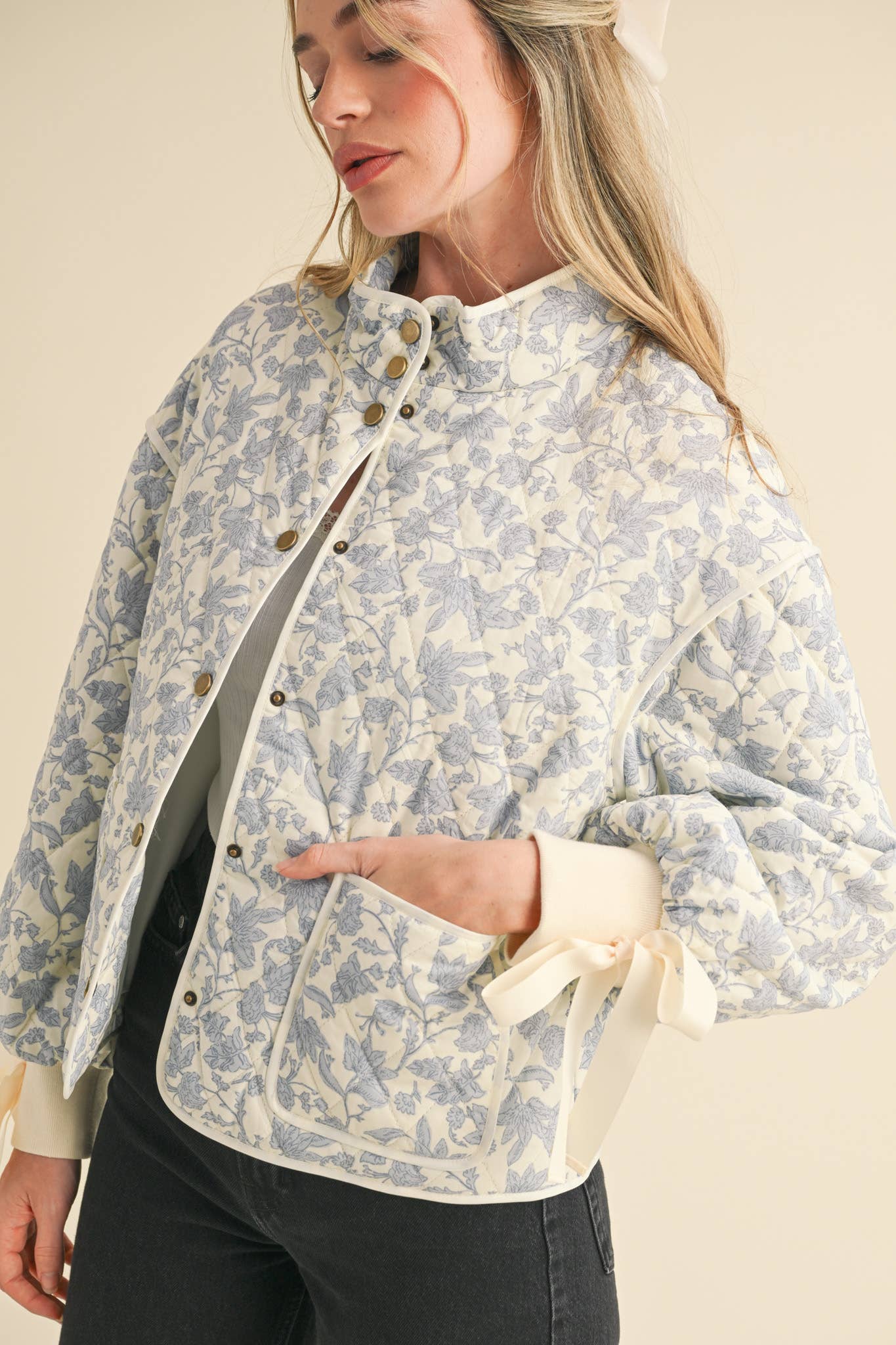 FLORAL QUILTED JACKET WITH RIBBON DETAIL MJK3622
