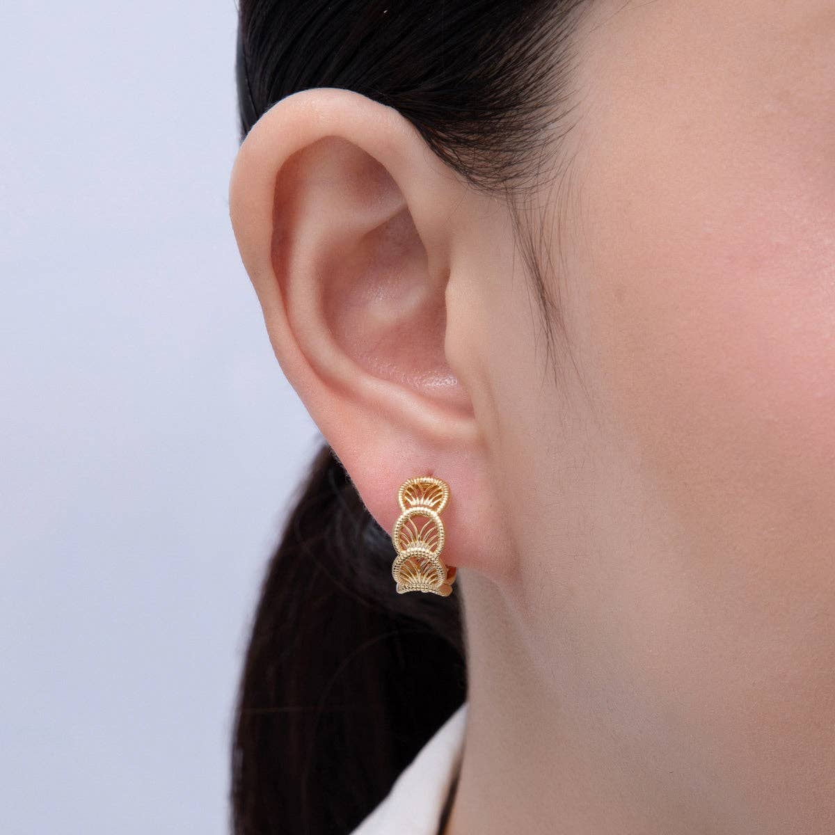 18K Gold Filled 15mm Geometric Filigree Huggie Hoop Earrings