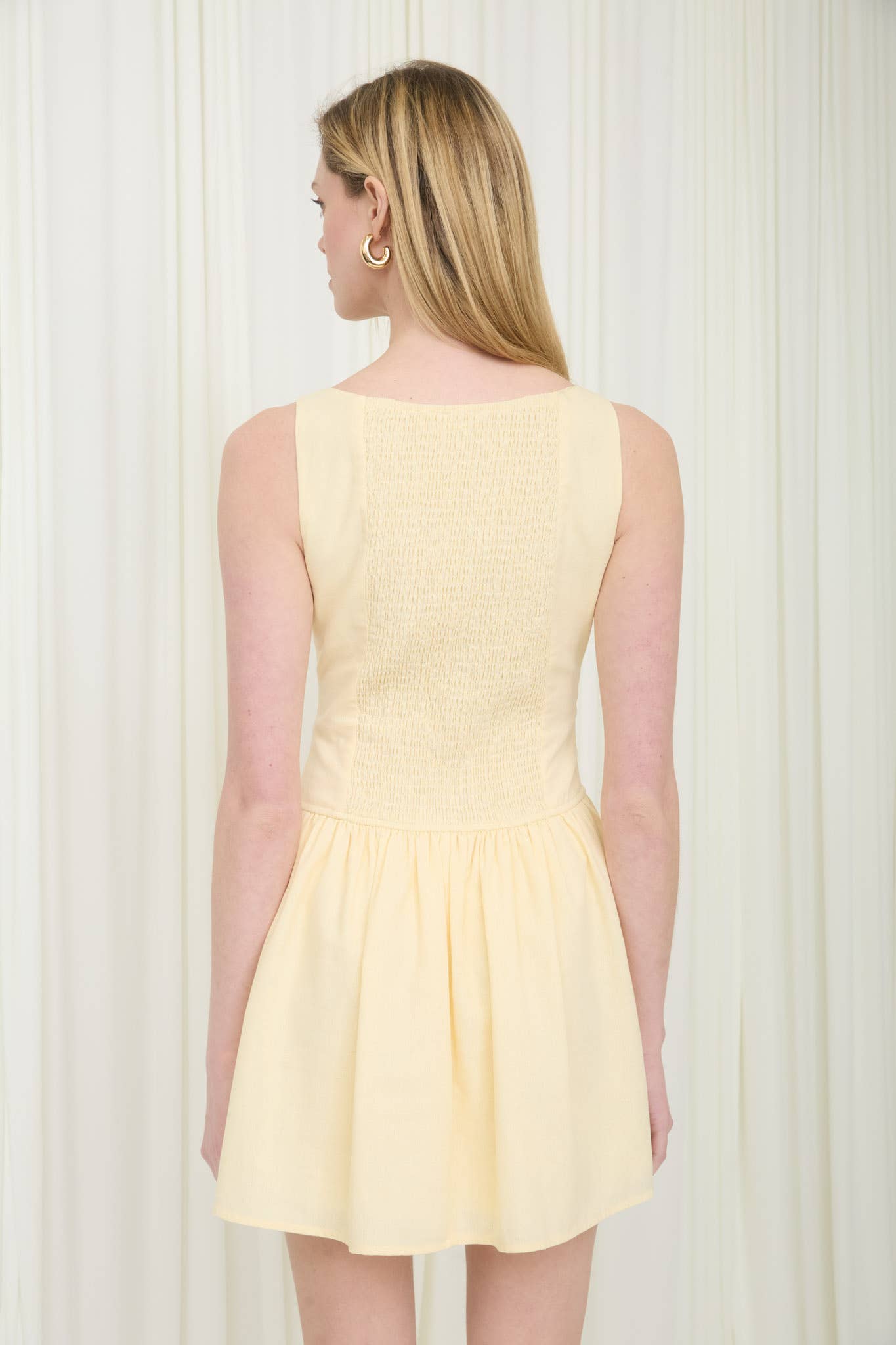Butter yellow Boat Neck Sleeveless Button Down Linen Mini Dress
