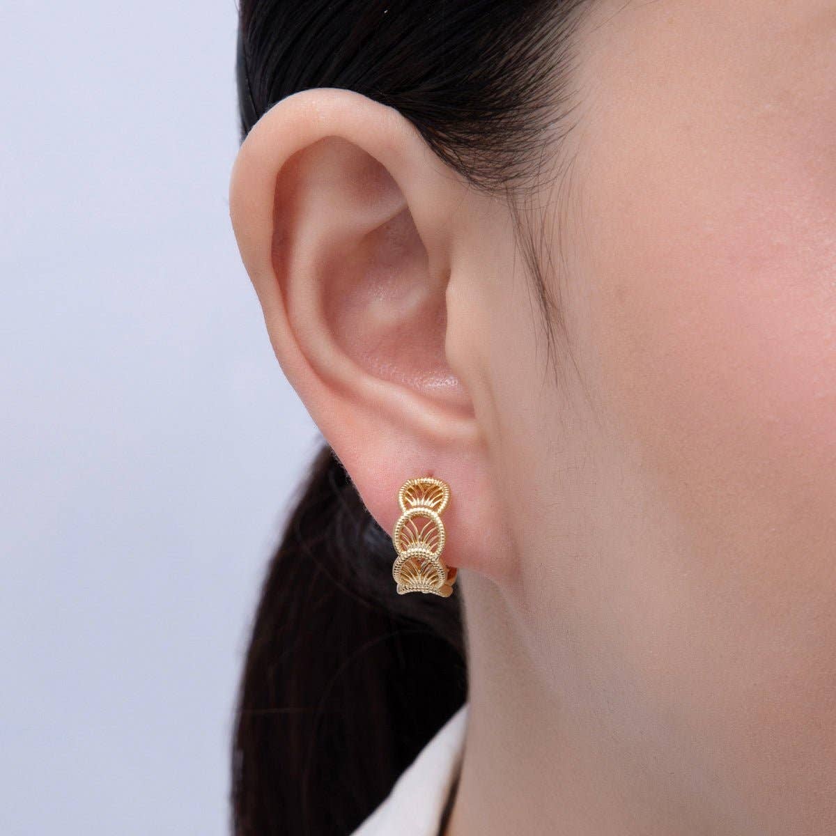 18K Gold Filled 15mm Geometric Filigree Huggie Hoop Earrings