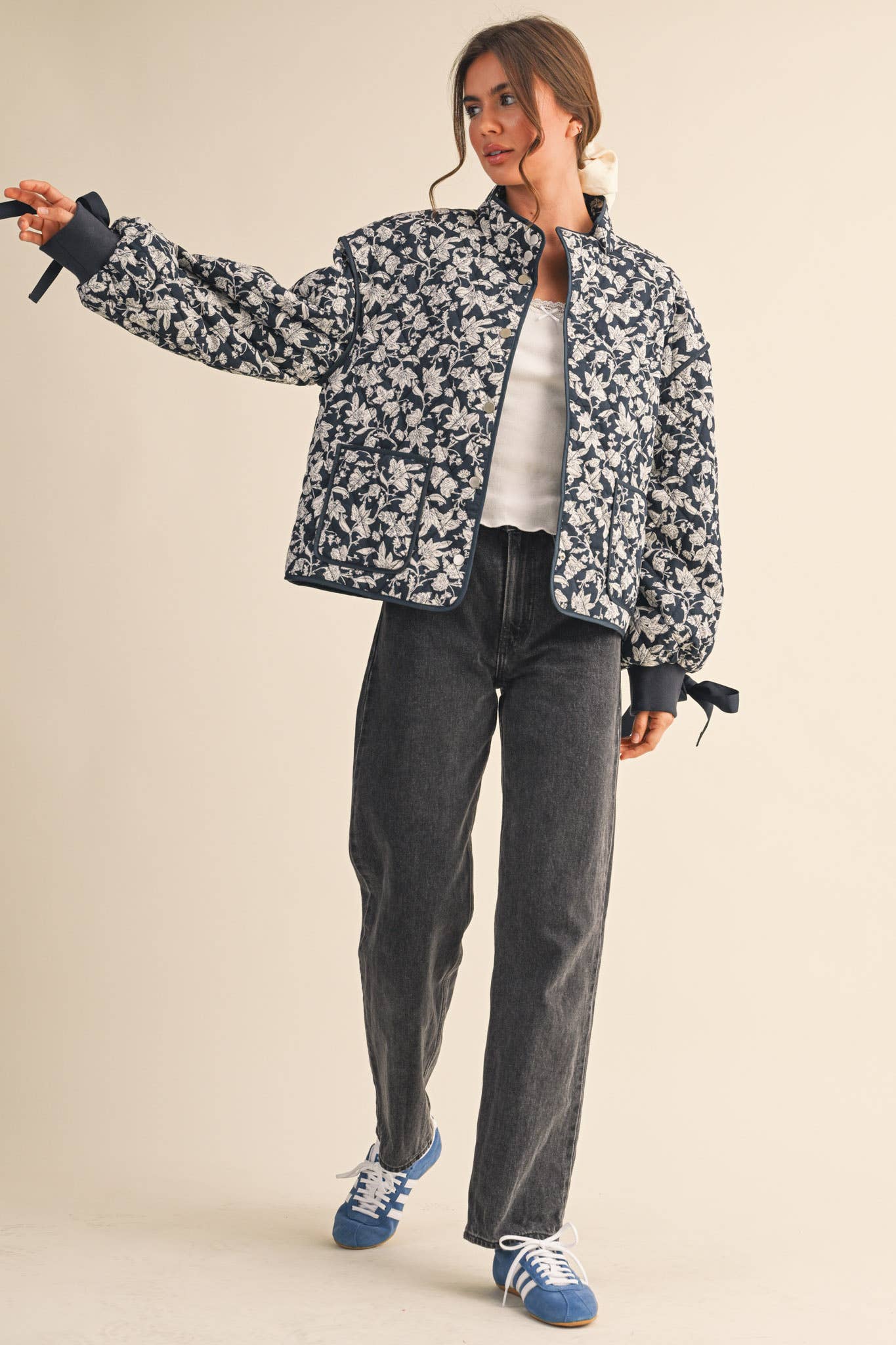 FLORAL QUILTED JACKET WITH RIBBON DETAIL MJK3622